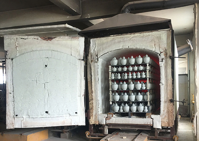 剛開窯場景-窯內尚有余溫 剛開窯場景-窯內尚有余溫